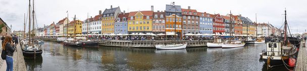 Panoraamanäkymät julkisivut Kööpenhaminan keskustassa. Nyhavnin alue. Tanska
  - Valokuva, kuva