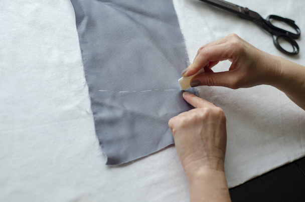 Tailor Sews a Dress 2 - Фото, зображення