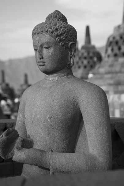 Ancienne statue de Bouddha au Temple Borobudur, Yogyakarta, Indonésie
 - Photo, image