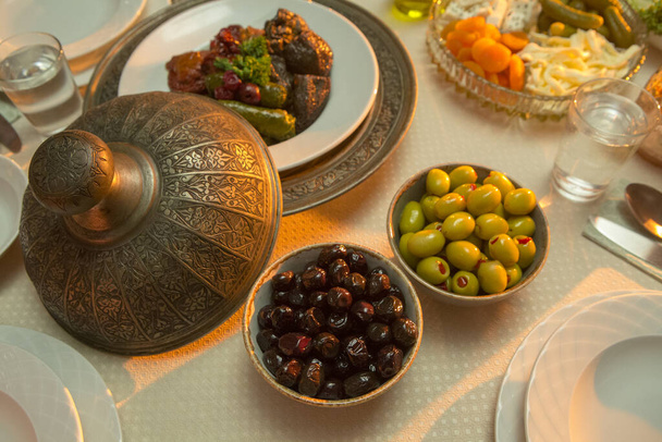 catering comida mesa conjunto decoración
 - Foto, imagen