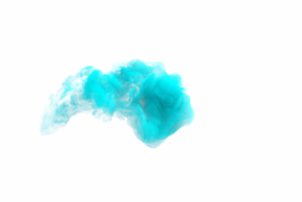 Фон тумана. Аквамариновое облако парового смога выделено на белом фоне. Эффекты конденсационного дыма, текстуры золы или токсичного газа
 - Фото, изображение
