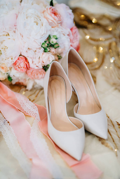 wedding shoes of the bride, beautiful fashion - Foto, Imagem