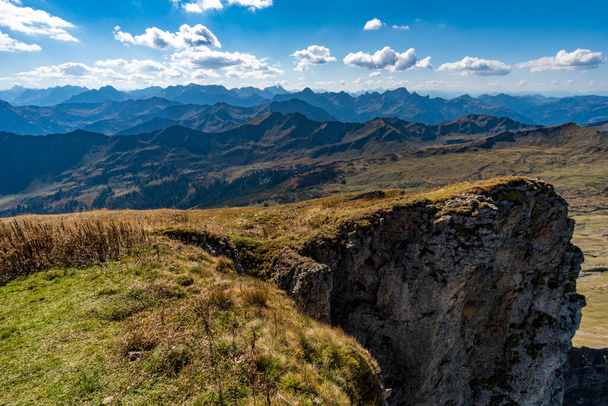 Randonnée fantastique sur le Hohe Ifen dans le Kleinwalsertal dans les Alpes Allgau - Photo, image