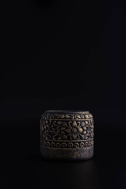 Zdobená řecká váza izolované na černém pozadí - Fotografie, Obrázek