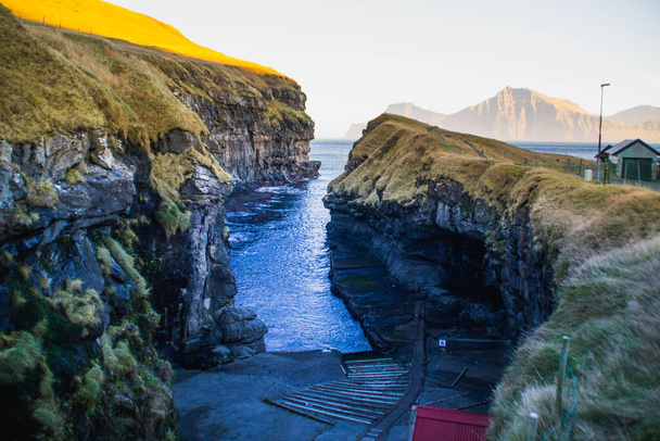 Faroe Adaları 'ndaki Gjgv köyündeki tarihi liman - Fotoğraf, Görsel