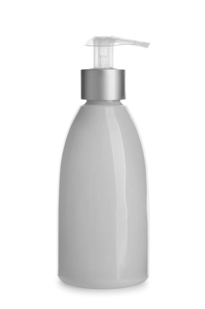 Pullo desinfiointiainetta valkoisella pohjalla
 - Valokuva, kuva