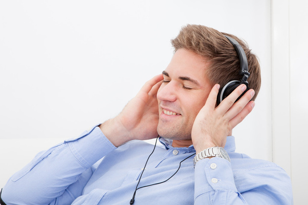 Man Listening To Music - Fotografie, Obrázek