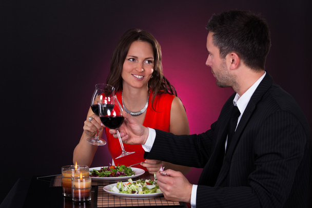 Couple Tossing Wine Glass - Valokuva, kuva