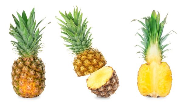 Set frischer reifer Ananas auf weißem Hintergrund - Foto, Bild