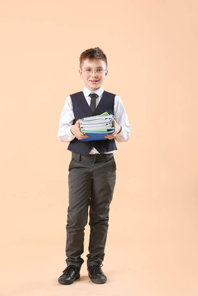 Little accountant on color background - Foto, immagini