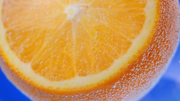 imagen de cerca de la fruta naranja, fondo en el agua, bajo el agua. antecedentes
 - Metraje, vídeo