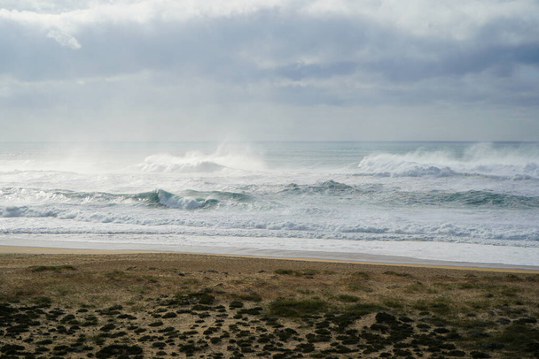 Kilátás a Praia do Norte strand náci, Portugália - Fotó, kép