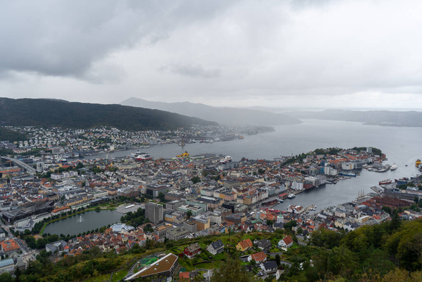 Kaunis panoraamanäkymä Bergenille Floyen-vuorelta elokuussa 2019
 - Valokuva, kuva