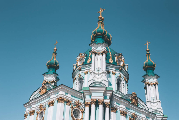 St. Andrew's Church on Andreevsky descent on the hem in the historical center of Kiev - Foto, immagini