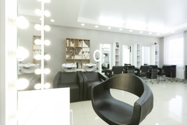 Salão de beleza moderno. Salão de cabeleireiro interior
 - Foto, Imagem
