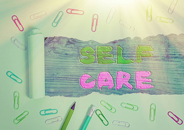 Écriture manuscrite de texte Self Care. Concept signifiant que la pratique de prendre des mesures pour améliorer sa propre santé
. - Photo, image