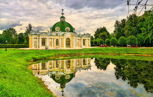 Pavillon Grotto au parc Kuskovo à Moscou, Russie
 - Photo, image