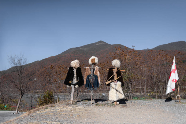GEORGIAN MILITERY HIGHWAY GEORGIA Papakha nebo astrakhan peruk v angličtině, je vlněný klobouk nosí muži po celém Kavkaze a také v uniformovaných pluků v regionu i mimo něj - Fotografie, Obrázek