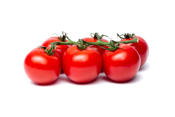 malá rajčata na větvičce na bílém pozadí - Fotografie, Obrázek
