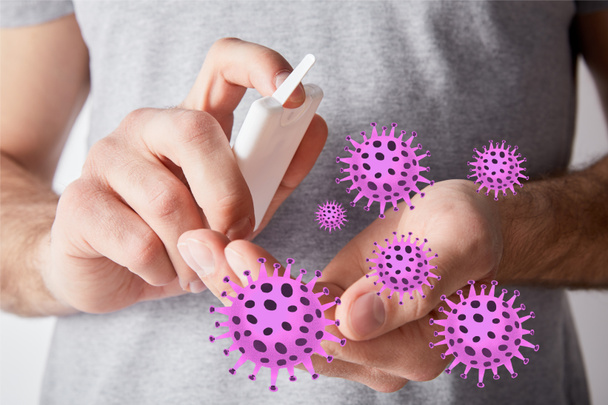 vista ritagliata dell'uomo adulto utilizzando disinfettante per le mani, illustrazione dei batteri
 - Foto, immagini