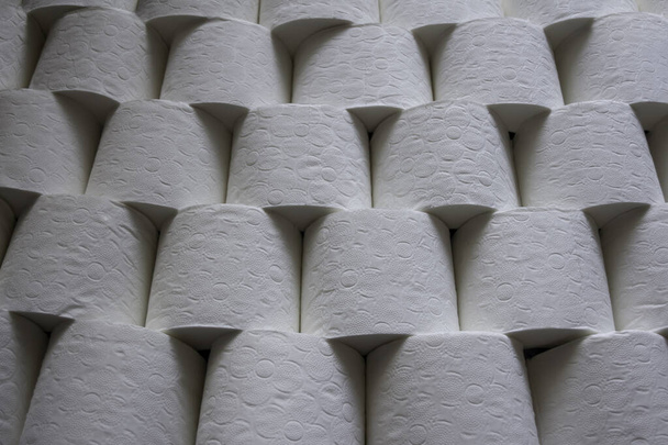 Eine Wand aus Toilettenpapierrollen, Hintergrund - Foto, Bild