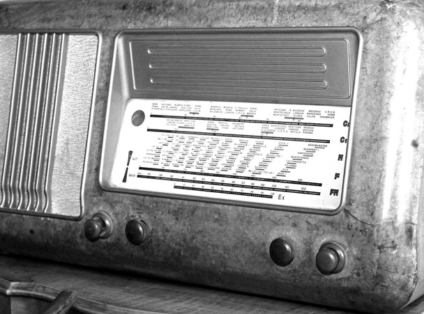 superheterodyne radio tranzystorowe pod nazwą stacji radiowych - Zdjęcie, obraz