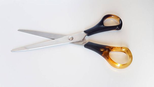  стальные ножницы цвета бумаги
  - Фото, изображение