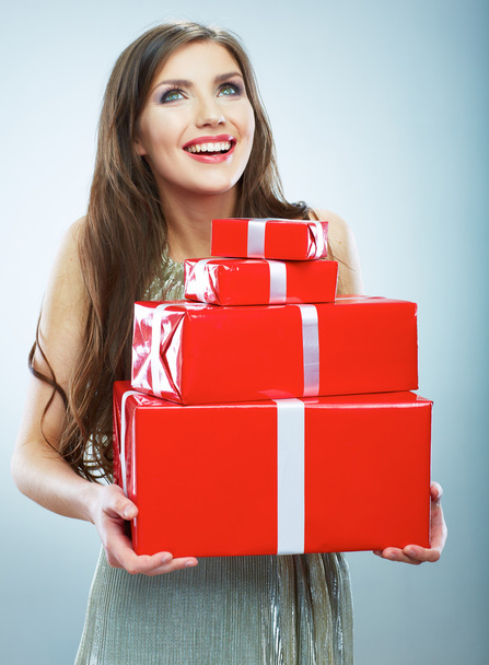 Woman hold red gift box - Foto, afbeelding