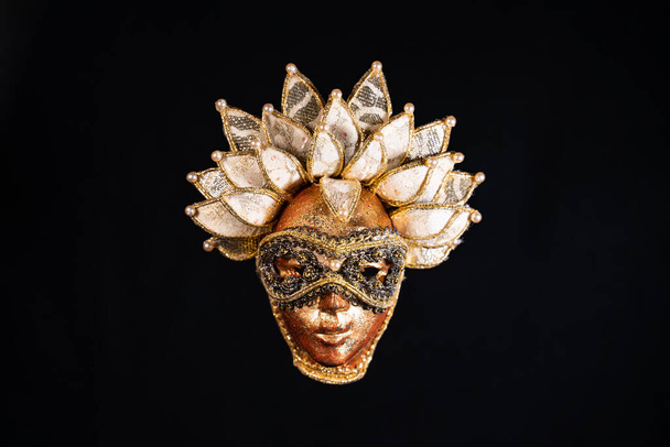 Weneckie maski karnawałowe, ręcznie robione. Szablon, makieta, izolowane. - Zdjęcie, obraz