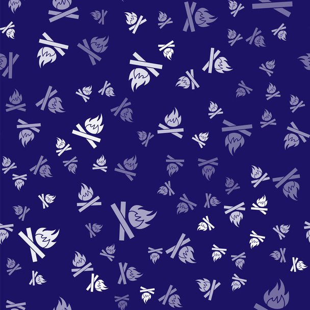 Wit Campfire icoon geïsoleerd naadloos patroon op blauwe achtergrond. Brandend kampvuur met hout. Vector Illustratie - Vector, afbeelding