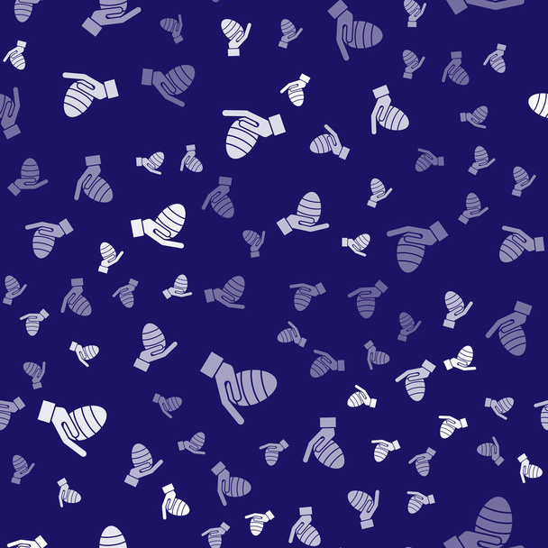 White Human hand en paaseieren pictogram geïsoleerd naadloos patroon op blauwe achtergrond. Vrolijk Pasen. Vector Illustratie - Vector, afbeelding