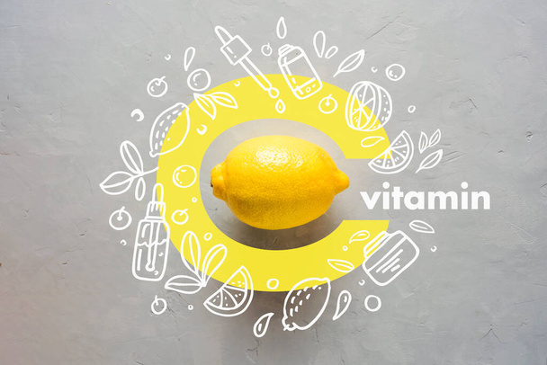 Zitrone und Buchstabe C auf gelbem Hintergrund. Doodle-Stil-Symbole Bild Flache Lage Konzept zum Schutz der Immunität bei Virusinfektion - Foto, Bild