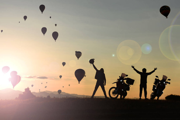 Motorradreisen Freiheit und neue Orte entdecken - Foto, Bild