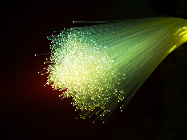 超高速インターネット通信用光ファイバーネットワークケーブル - 写真・画像