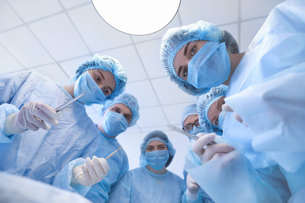 現代病院における患者の手術 - 写真・画像