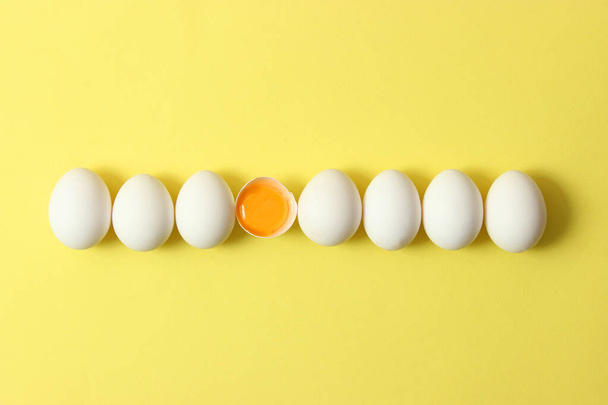 chicken eggs on a colored background. Farm products, natural eggs. - Valokuva, kuva