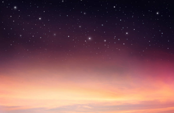 Gece gökyüzü bulutlu ve yıldızlı - Fotoğraf, Görsel