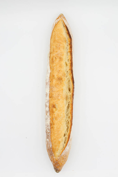 Friss francia baguette fehér háttér - Fotó, kép
