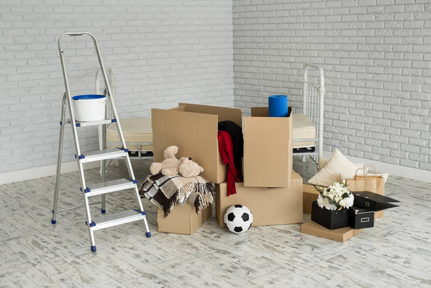 Packed household stuff for moving into new house. - Valokuva, kuva