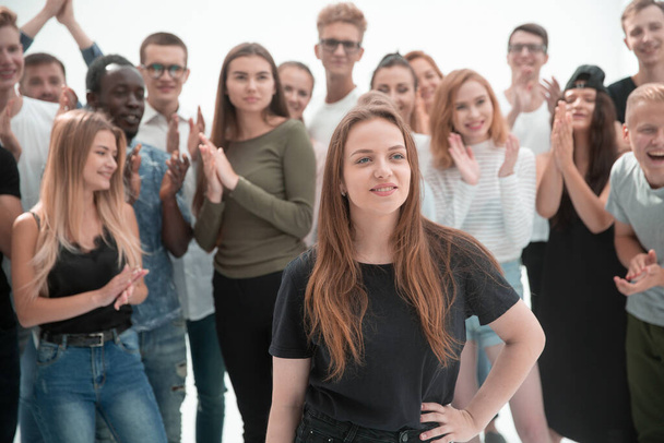 happy group of casual young people applauding - Fotoğraf, Görsel