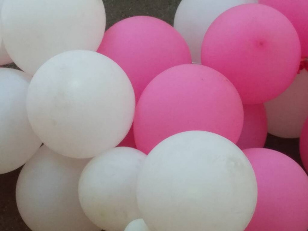 ballons blancs et roses
 - Photo, image