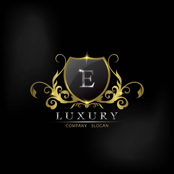 Premium Golden Shield E Letter Luxury Logo ikon vektor dizájn. - Vektor, kép