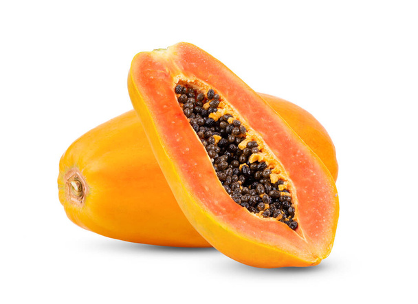 rijp papaya fruit geïsoleerd op witte achtergrond. volledige velddiepte - Foto, afbeelding