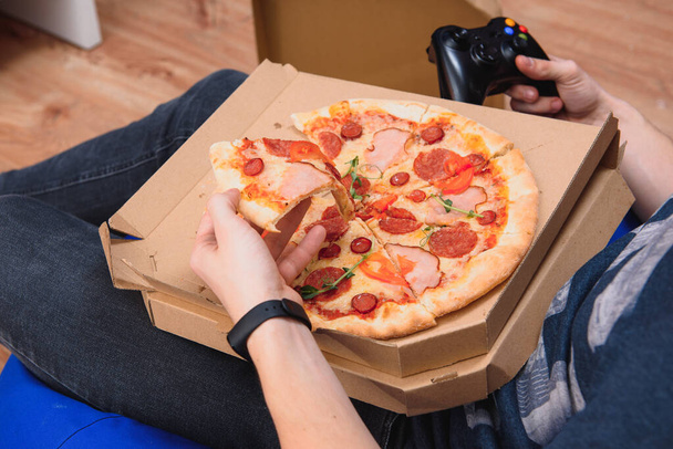 contactless delivery concept. Pizza in a box. home delivery. quarantine - Φωτογραφία, εικόνα