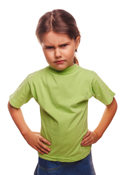 Enojado chica malvada muestra puños experimentando ira y aislado en w
 - Foto, imagen