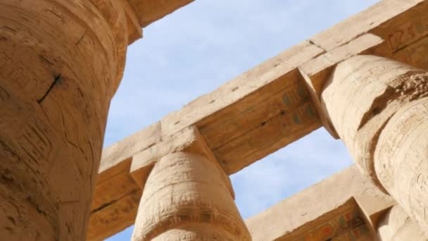 Stone Columns With Pylon - Materiaali, video