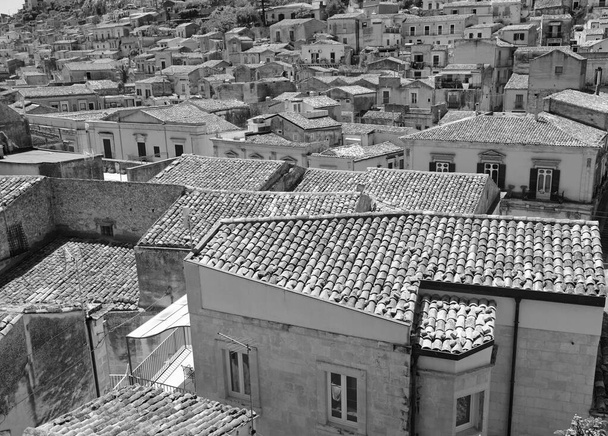 Itálie, Sicílie, Modica (provincie Ragusa), staré budovy v centru - Fotografie, Obrázek