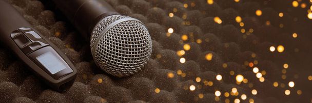 radio microphone Item stand on foam grey rubber - Foto, imagen