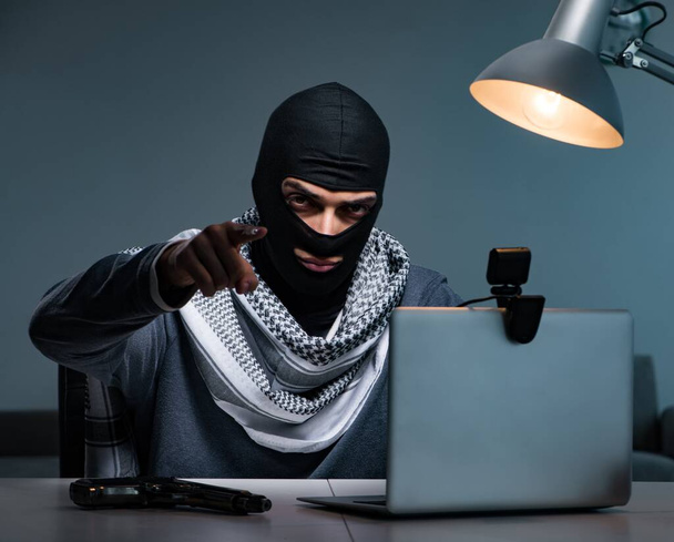 Hacker visel maszk maszk hacker számítógép - Fotó, kép