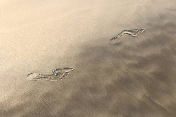 Empreintes dans le sable. Texture
 - Photo, image